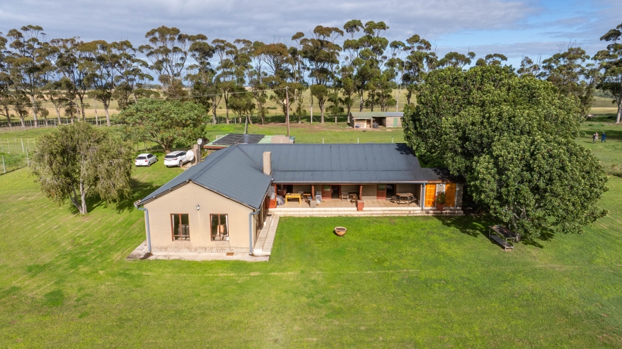 5 Bedroom Property for Sale in Grahamstown Rural Eastern Cape